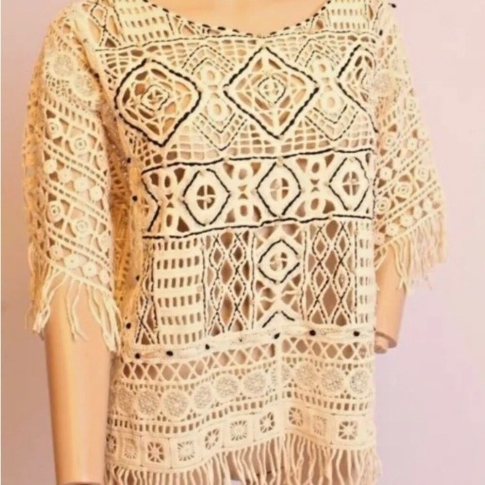 Topshop Women’s crochet boho short sleeve top size small. Great used condition!
